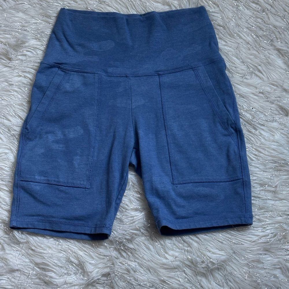 Aerie High-Waisted Women’s Blue Camo Shorts Size S